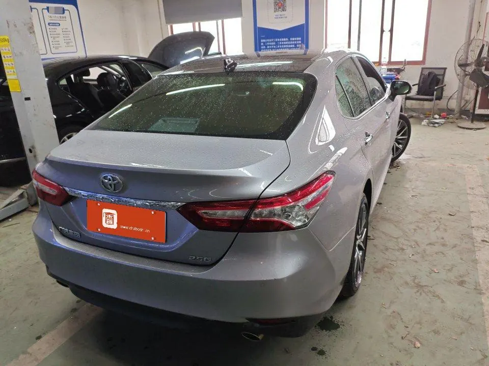 Toyota 2021 Camry 2.5G Deluxe Edition Automatic Gear 3