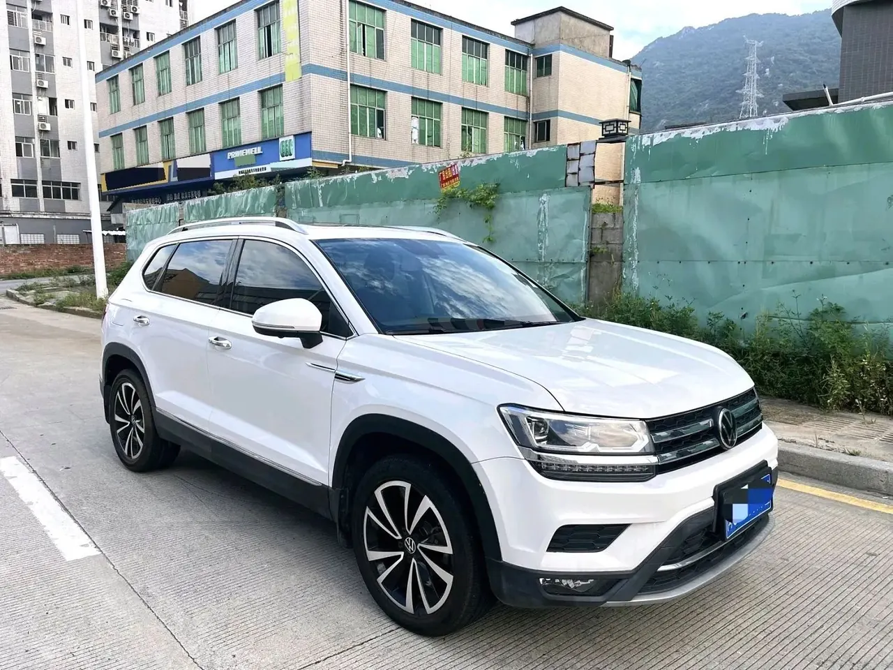 Volkswagen 2022 Tuyue 2.0TSI 330TSI Four-wheel Drive Deluxe Automatic Gear 3