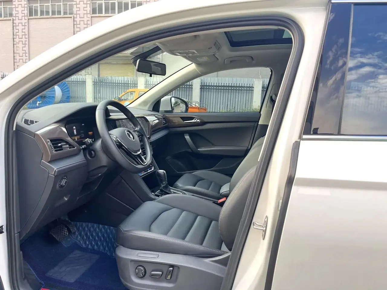 Volkswagen 2022 Tuyue 2.0TSI 330TSI Four-wheel Drive Deluxe Automatic Gear 4