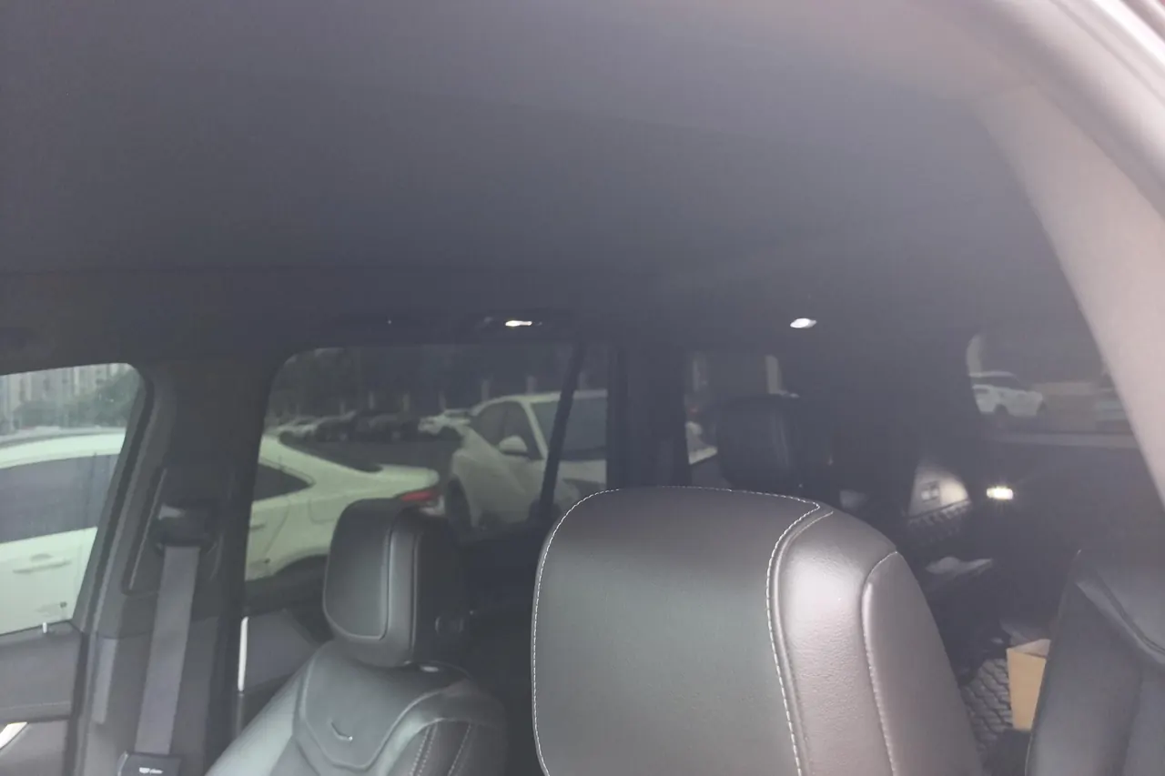 Cadillac 2022 XT6 48V 2.0T 6-seat four-wheel drive luxury standard automatic gear 5
