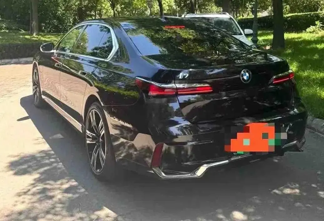 BMW i7 (Imported) 2023 i7 eDrive50L Enjoy M Sports Suit Automatic Gear 2