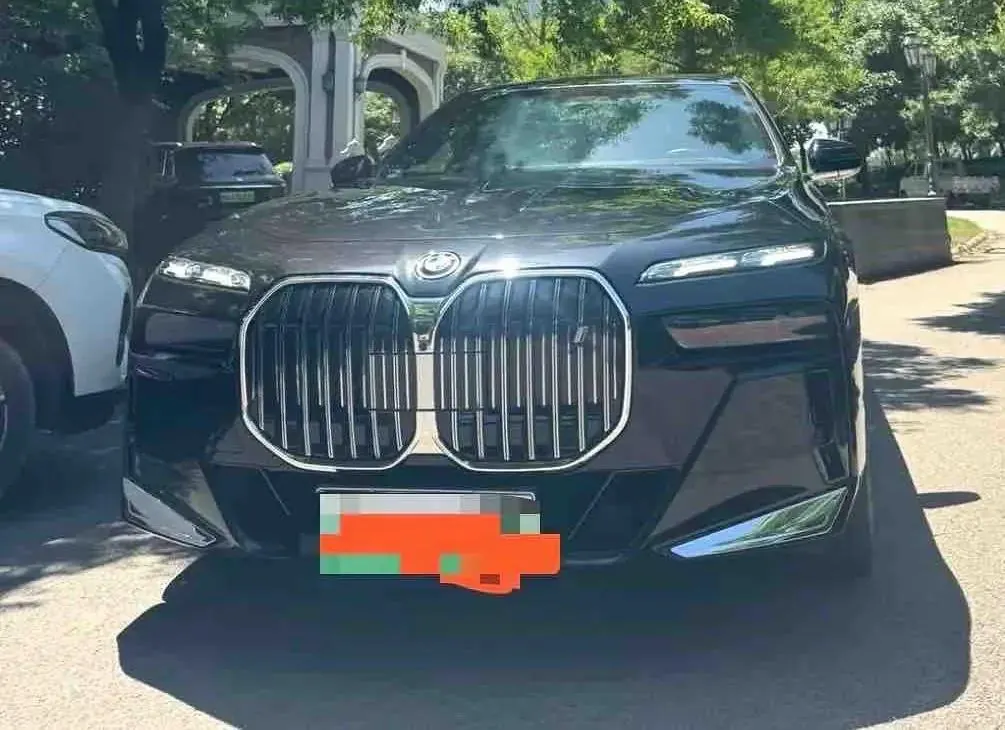 BMW i7 (Imported) 2023 i7 eDrive50L Enjoy M Sports Suit Automatic Gear 3