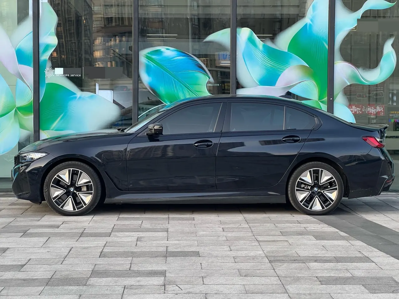 BMW 2025 i3 eDrive 40 L obsidian night sports suit automatic gear 3