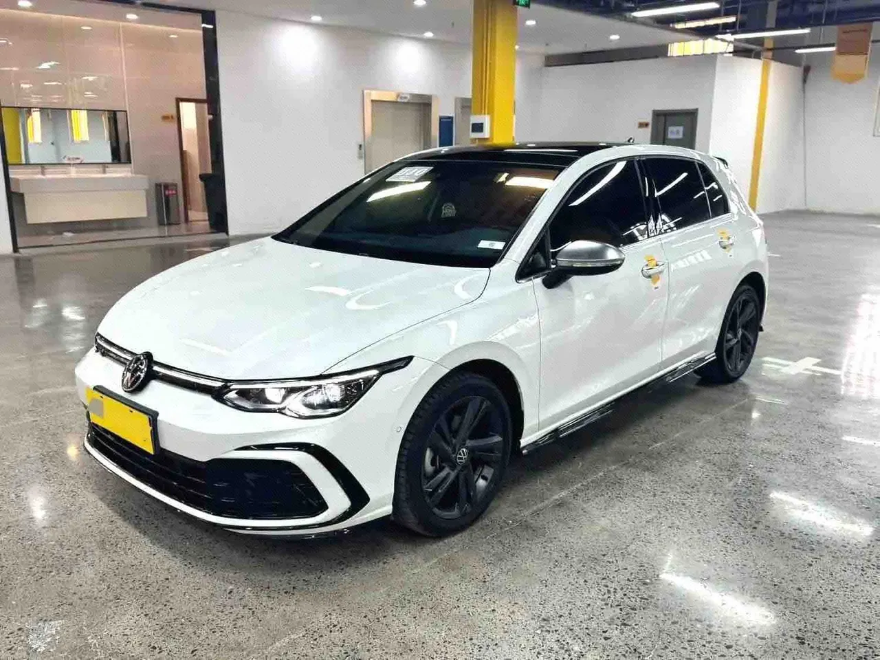 Open image lightbox: Volkswagen 2023 Golf 8 R-Line 1.4TSI 280TSI Lite Automatic