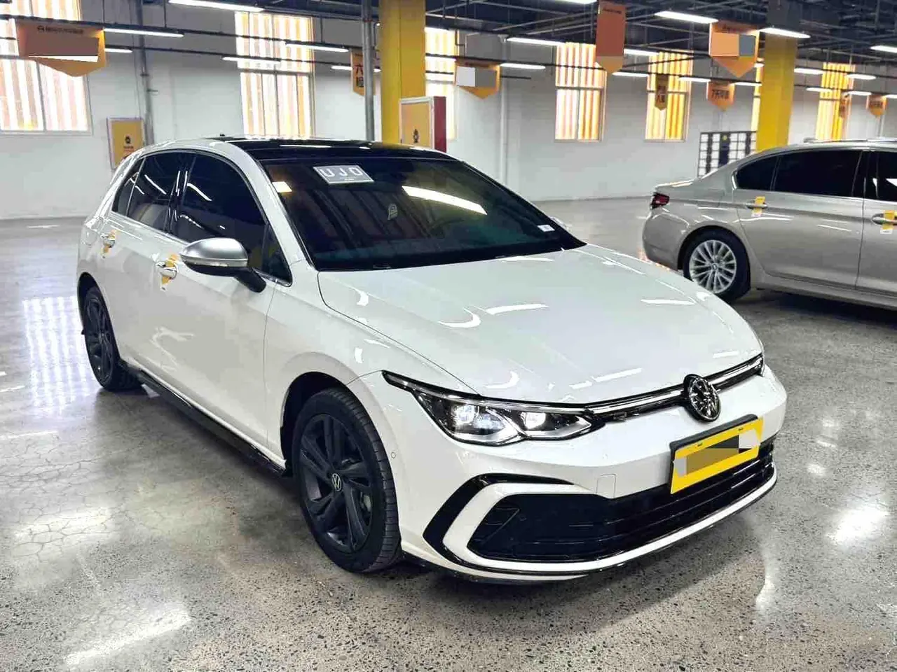 Volkswagen 2023 Golf 8 R-Line 1.4TSI 280TSI Lite Automatic 3