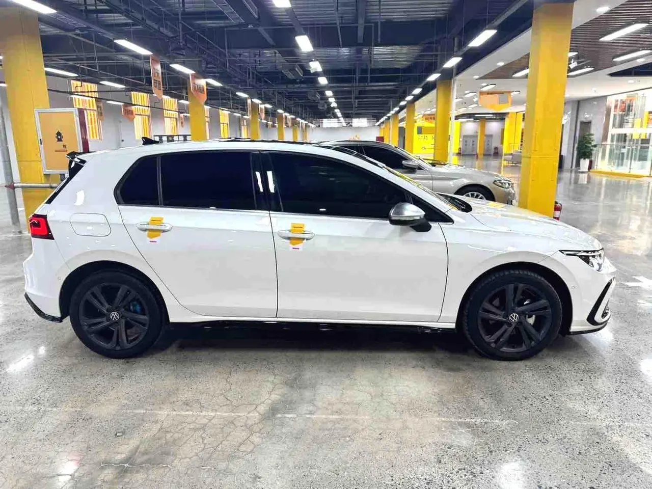 Volkswagen 2023 Golf 8 R-Line 1.4TSI 280TSI Lite Automatic 4