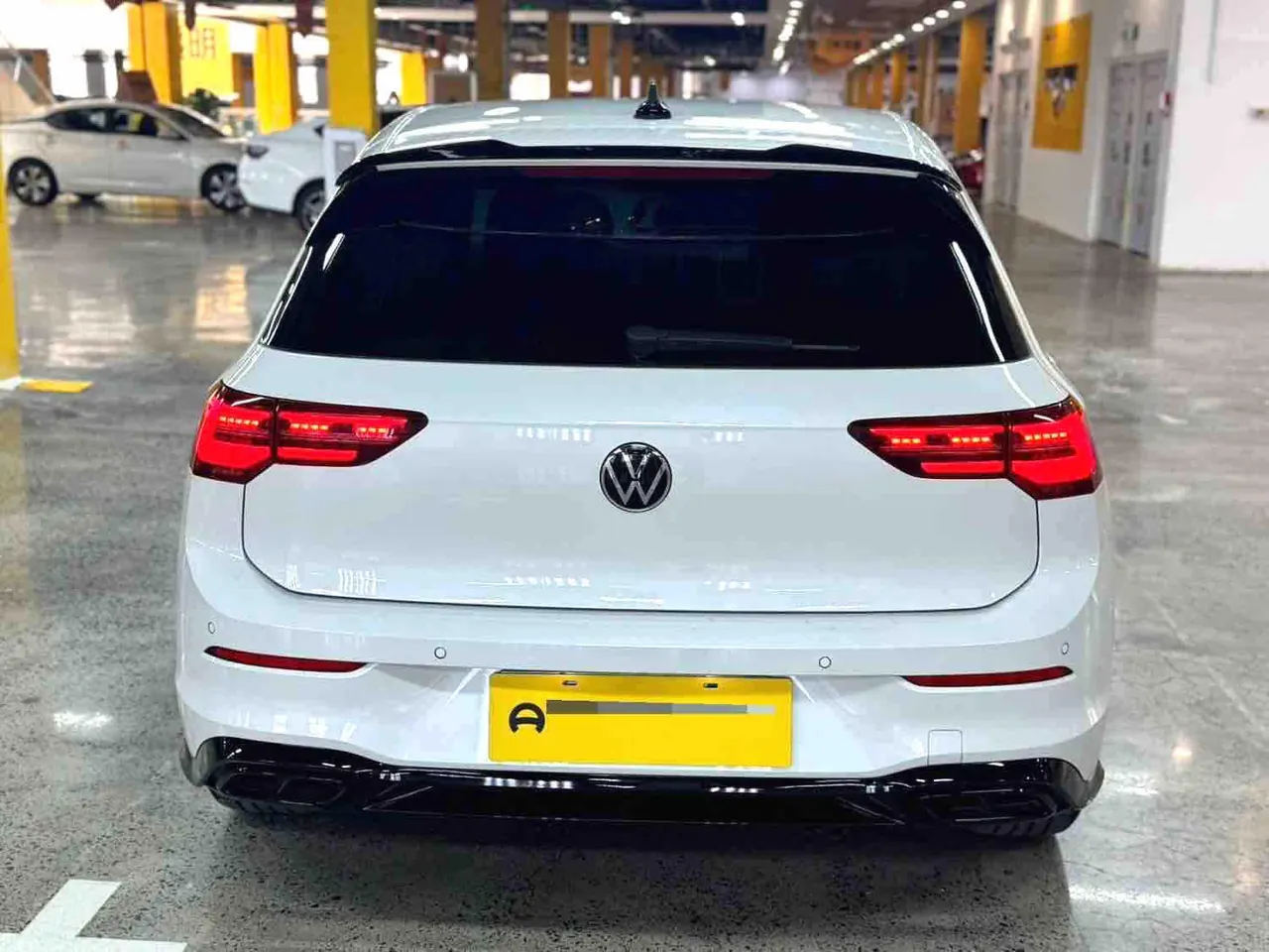 Volkswagen 2023 Golf 8 R-Line 1.4TSI 280TSI Lite Automatic 6