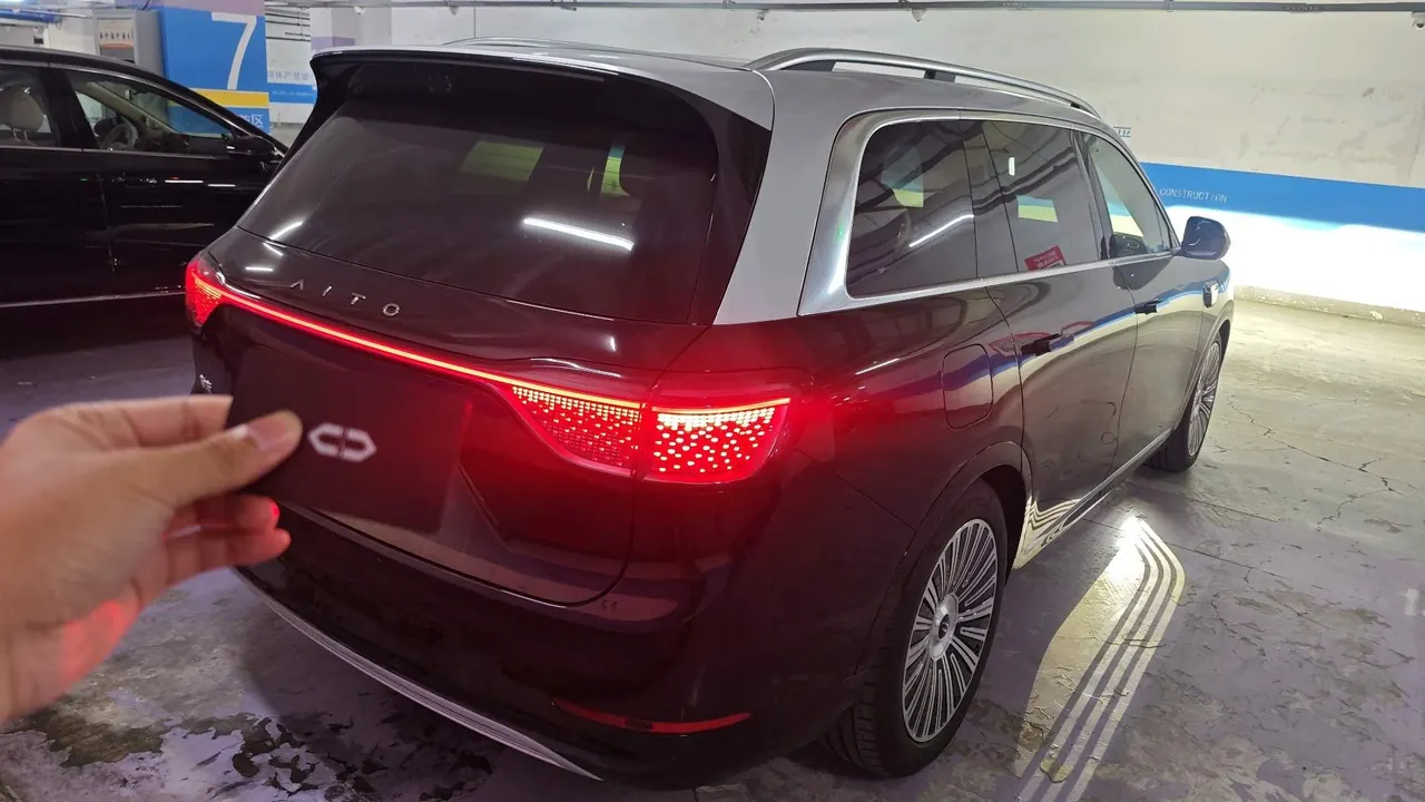 AITO 2025 AITO M9 extended range Max version 52kWh6 seat version automatic gear 10