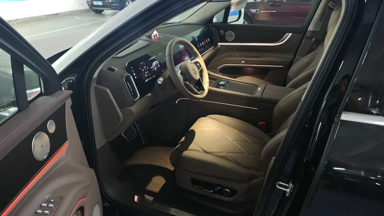 AITO 2025 AITO M9 extended range Max version 52kWh6 seat version automatic gear 8