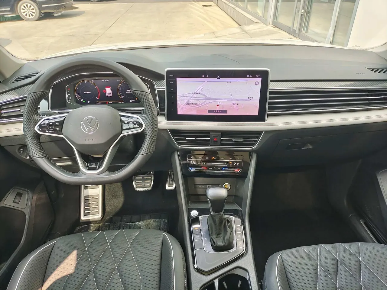 Volkswagen 2022 Tiguan L R-Line 2.0TSI 330TSI Two-Drive R-Line Overdrive Automatic Gear 2