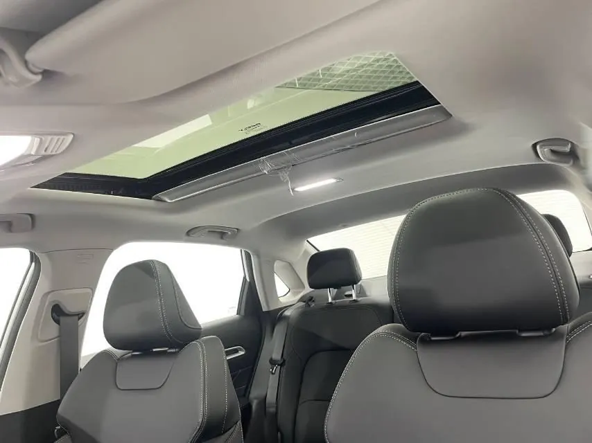 Geely 2026 Emgrand-Sanxiang 1.5 Stepless 4 million Commemorative Flying Automatic 2