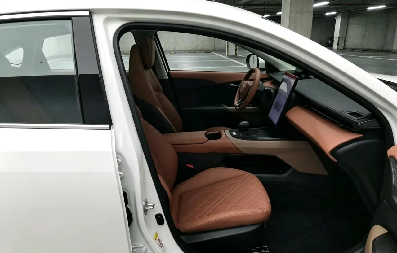 ChangAn 2024 Yidong 1.5TGDI Flagship Automatic Gear 3