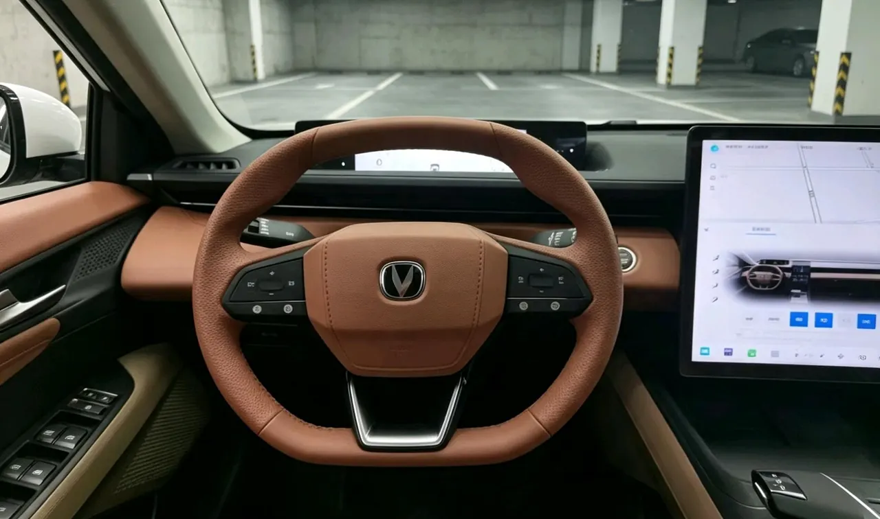 ChangAn 2024 Yidong 1.5TGDI Flagship Automatic Gear 4