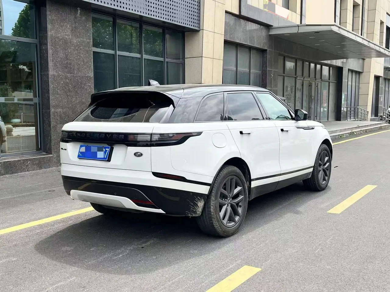 Land Rover Range Rover Star Pulse (Imported) 2024 Range Rover Star Pulse 2.0T Dynamic SE Automatic Gear 4
