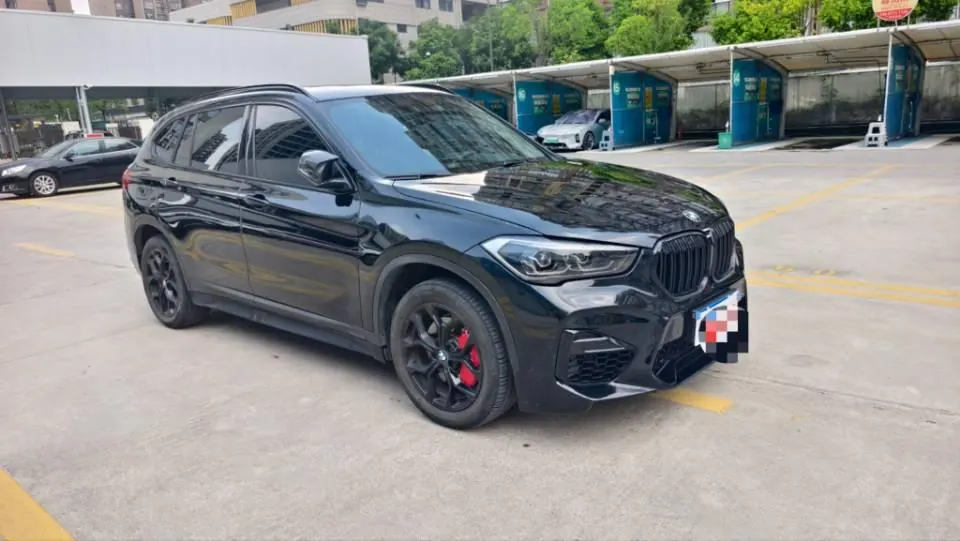BMW 2020 X1 sDrive25Li 2.0T Leading Automatic Gear 3