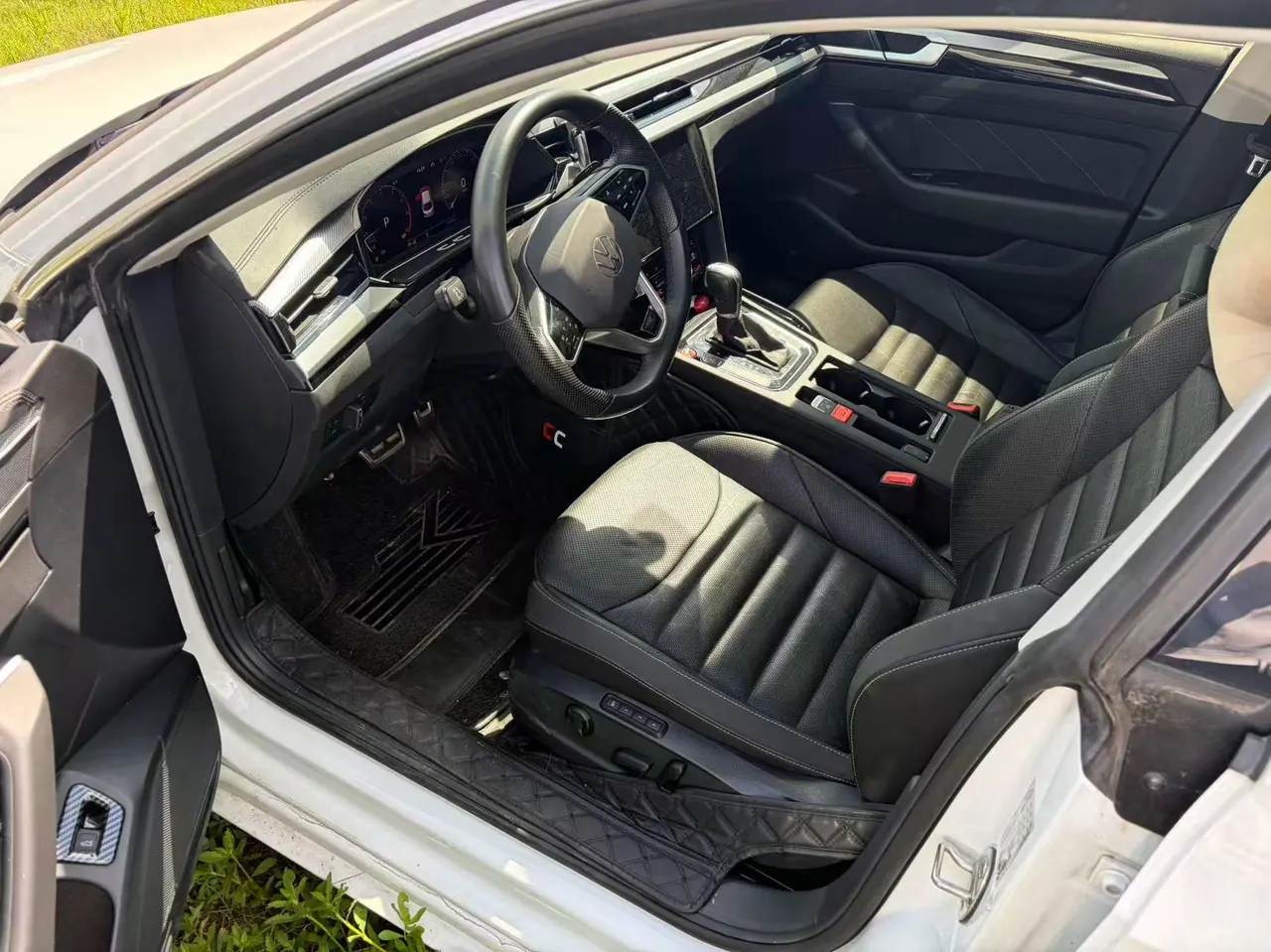 Volkswagen 2021 CC 2.0TSI 380TSI eye-catching automatic gear 4