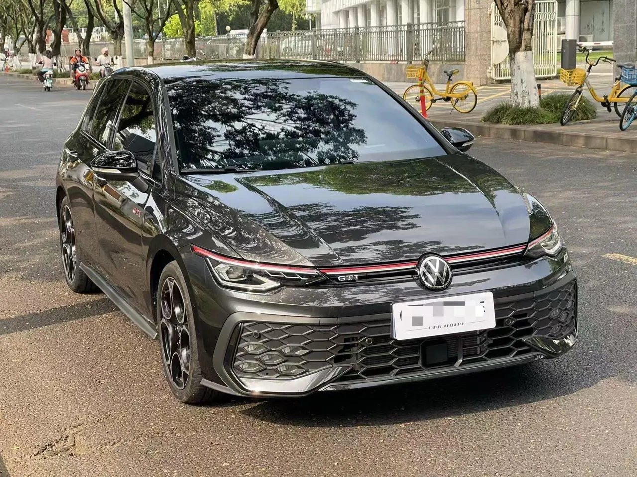 Volkswagen 2025 Golf GTI 2.0TSI 380TSI Automatic 3
