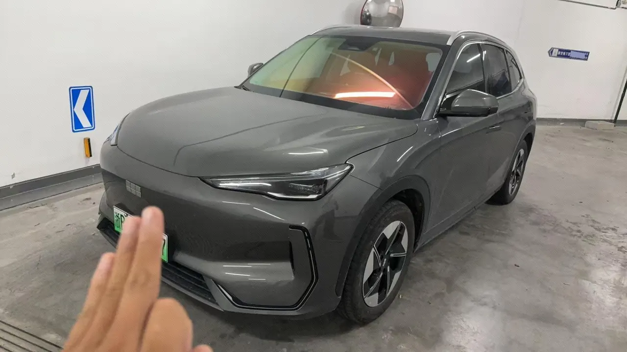 Open image lightbox: Geely Galaxy 2024 E 5 530km Discovery Edition Automatic Gear
