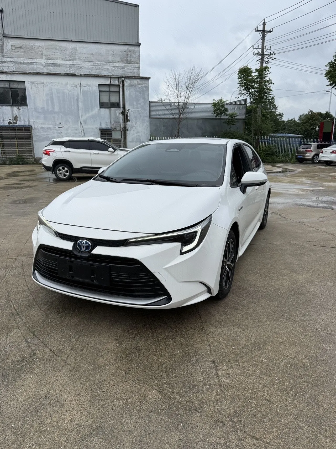 打开图片灯箱:Toyota 2023 Lei Ling Shuangqing 1.8 Stepless Intelligent Electric Hybrid Deluxe Edition Automatic Gear