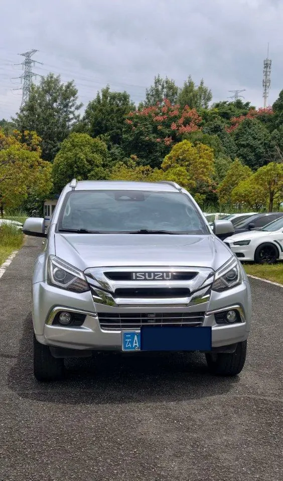 Isuzu 2023 mu-X 2.0T 4-wheel drive Jinyue Deluxe 5-seat automatic gear 2