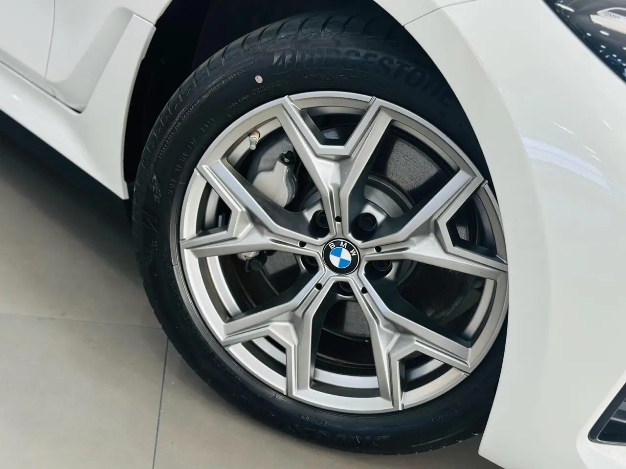 BMW 2024 i3 eDrive 35 L automatic gear 10