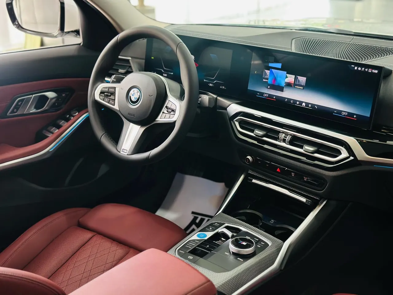 BMW 2024 i3 eDrive 35 L automatic gear 15