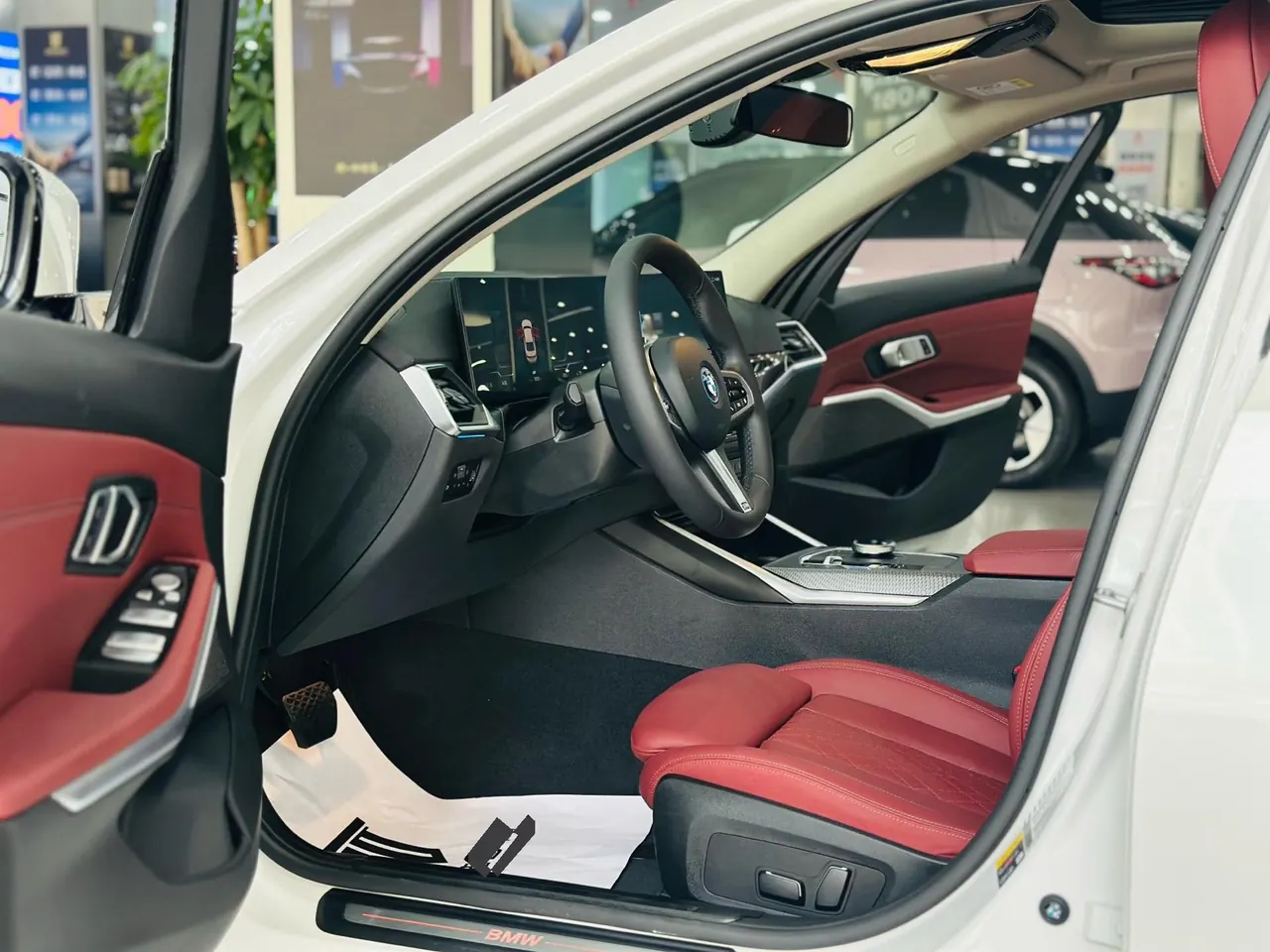 BMW 2024 i3 eDrive 35 L automatic gear 4