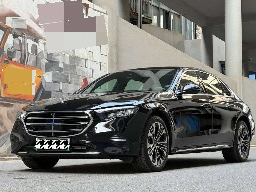 Open image lightbox: Mercedes Benz Class E New Energy 2024 E 350 e L 2.0T Automatic Gear