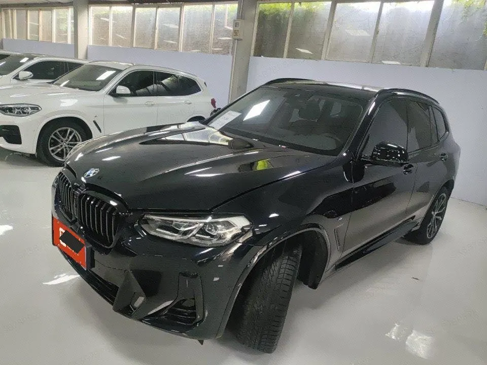 打开图片灯箱:BMW 2023 X3 xDrive30i 2.0T Leading M Obsidian Night Suit Automatic Gear
