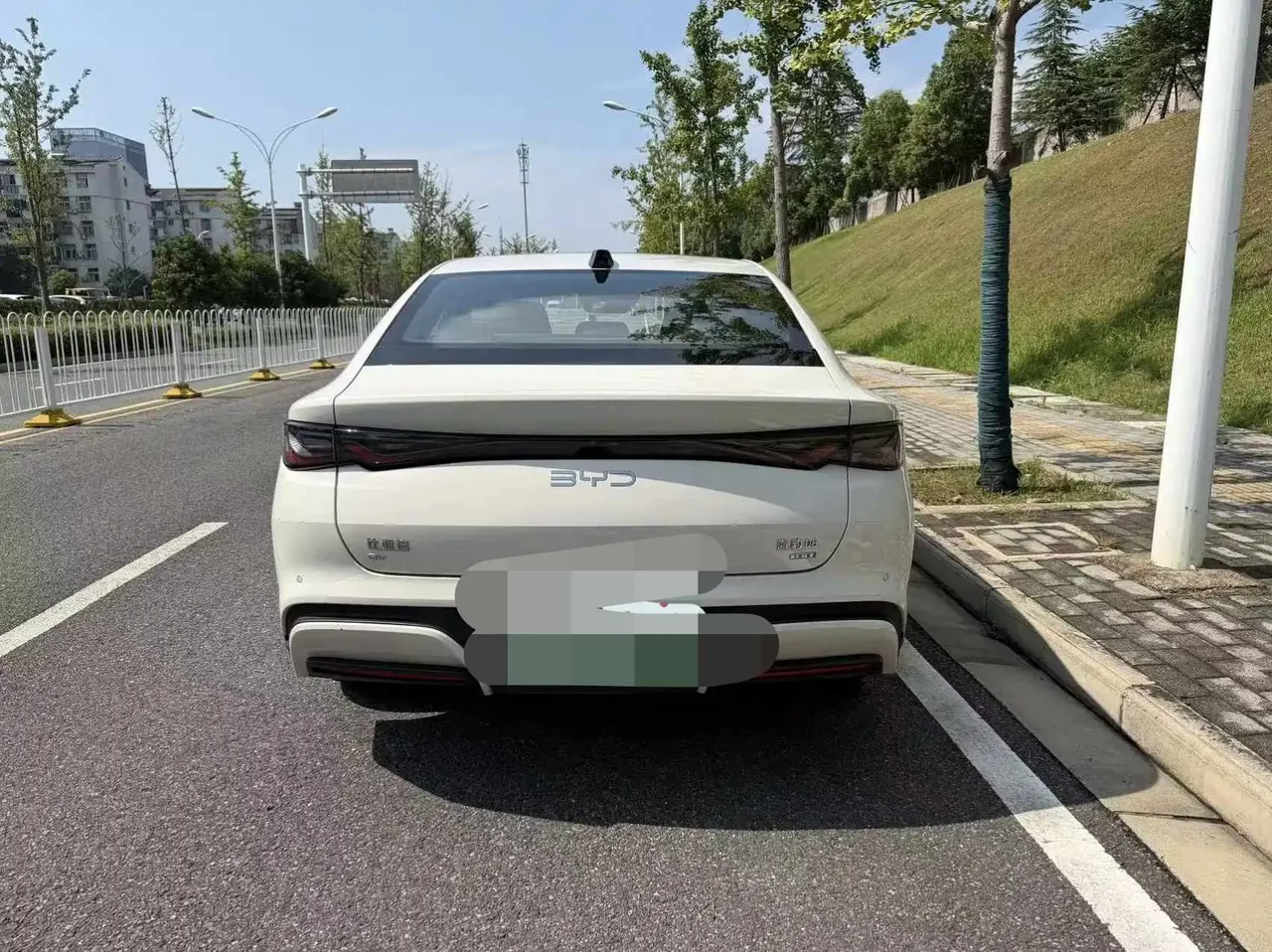 BYD 2025 seals 06 DM-i 1.5 stepless smart driving version 120KM exclusive automatic gear 5