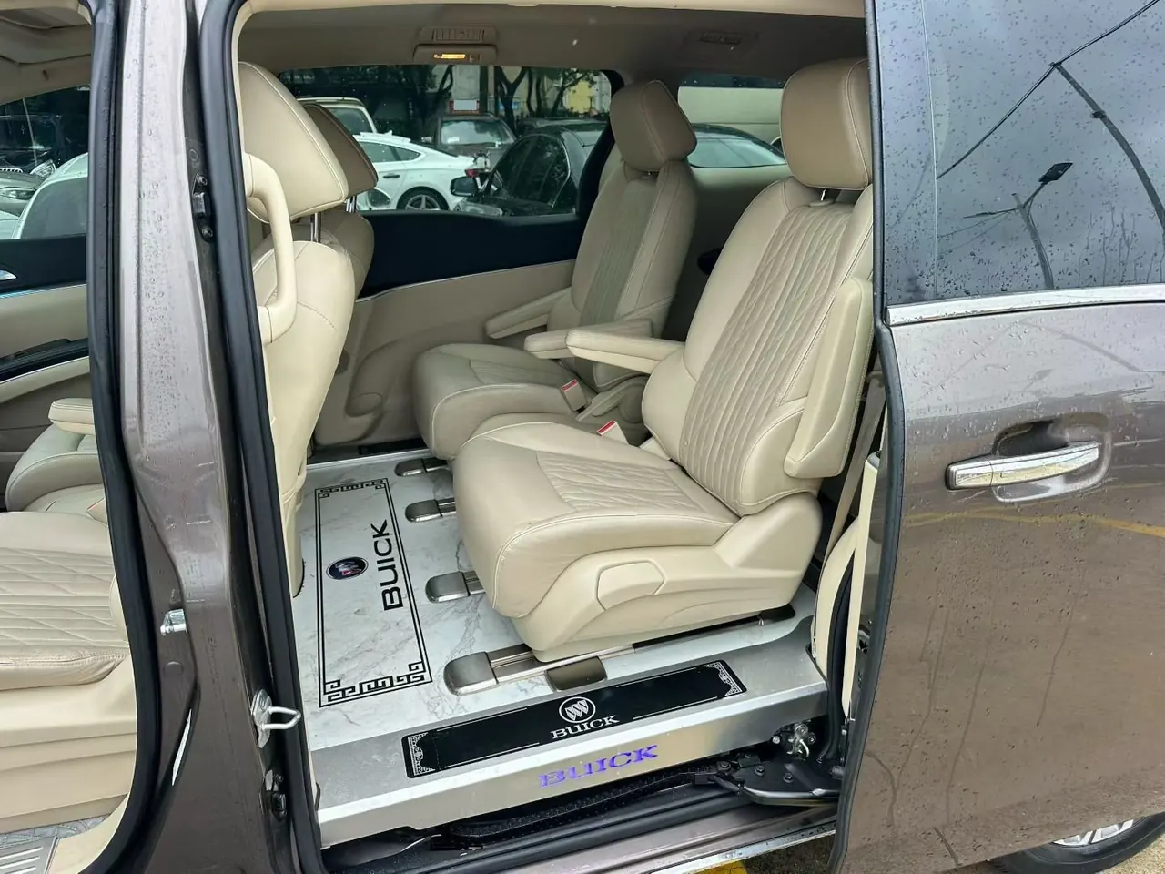 Buick 2023 GL8 Land Business Class 48V 2.0T 652T Luxury Automatic Gear 6