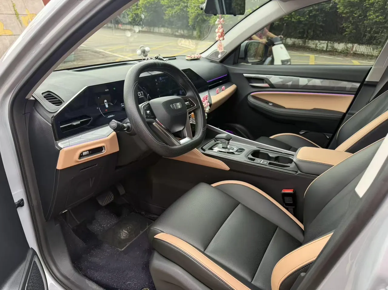 Geely 2024 Hao Yue PRO 1.5T Vertical and Horizontal Automatic Gear 4