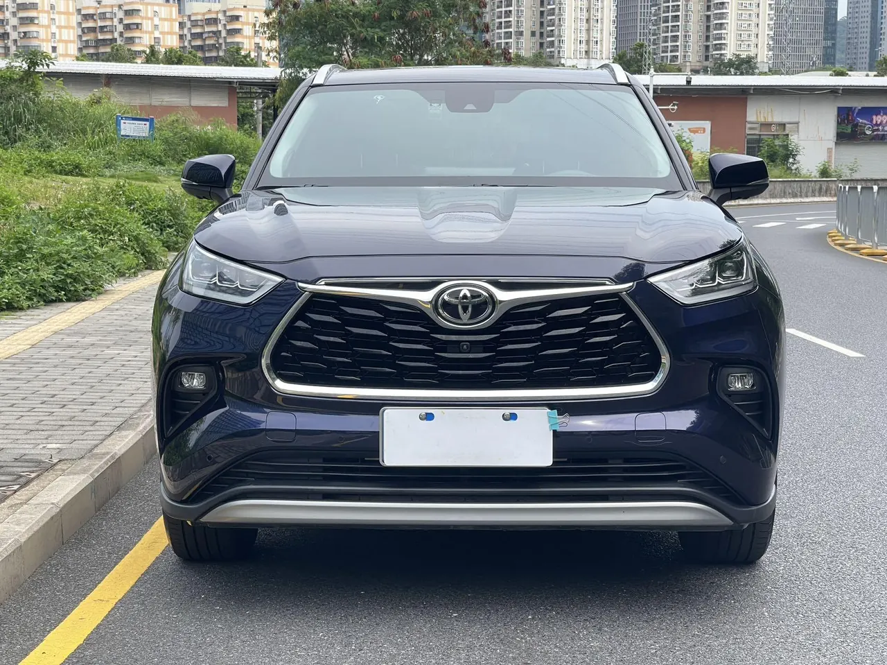 Toyota 2024 Highlander Dual Engine 2.5 Stepless Intelligent Electric Hybrid Four-wheel Drive Extreme Edition 7-seat Automatic Transmission 2