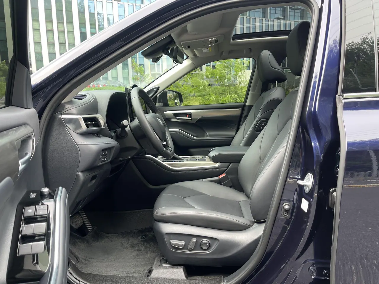 Toyota 2024 Highlander Dual Engine 2.5 Stepless Intelligent Electric Hybrid Four-wheel Drive Extreme Edition 7-seat Automatic Transmission 6
