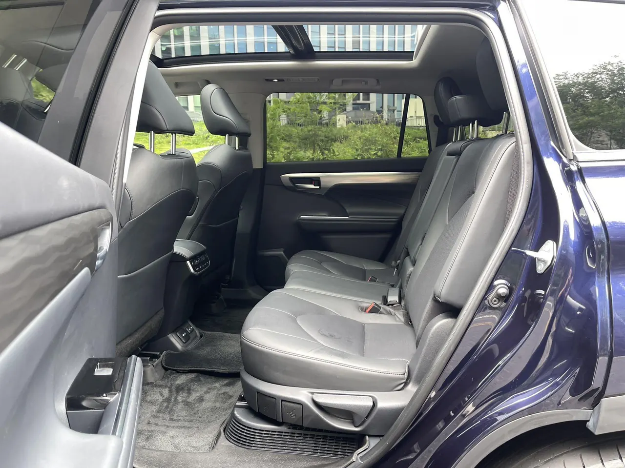 Toyota 2024 Highlander Dual Engine 2.5 Stepless Intelligent Electric Hybrid Four-wheel Drive Extreme Edition 7-seat Automatic Transmission 7