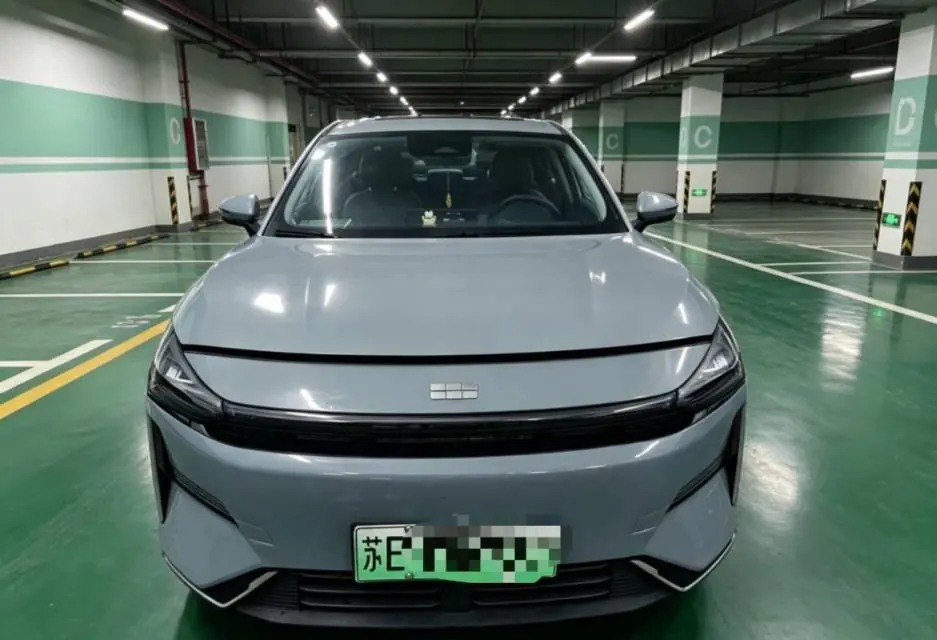 Geely Galaxy 2025 L6 EM-i 1.5 140km Starship Edition Automatic Gear 2