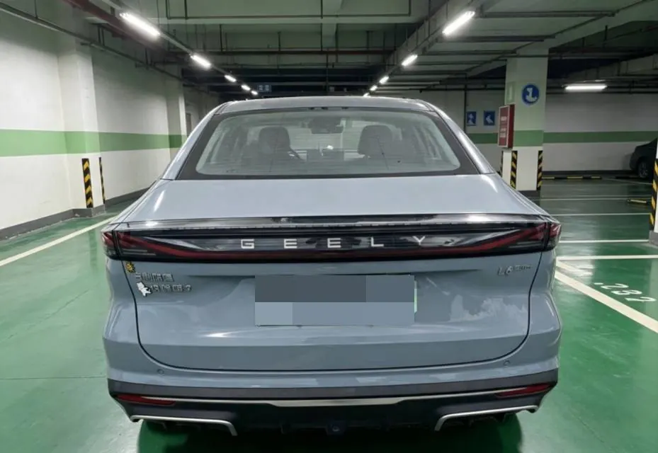 Geely Galaxy 2025 L6 EM-i 1.5 140km Starship Edition Automatic Gear 5
