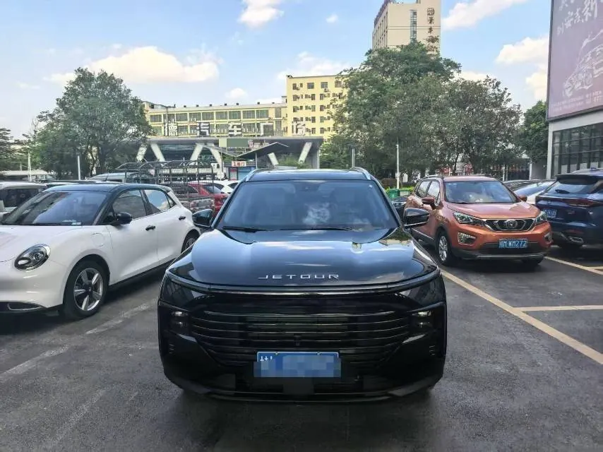 Jetour 2025 X70 PLUS 1.5T Deluxe Edition 5-seat Automatic Gear 2