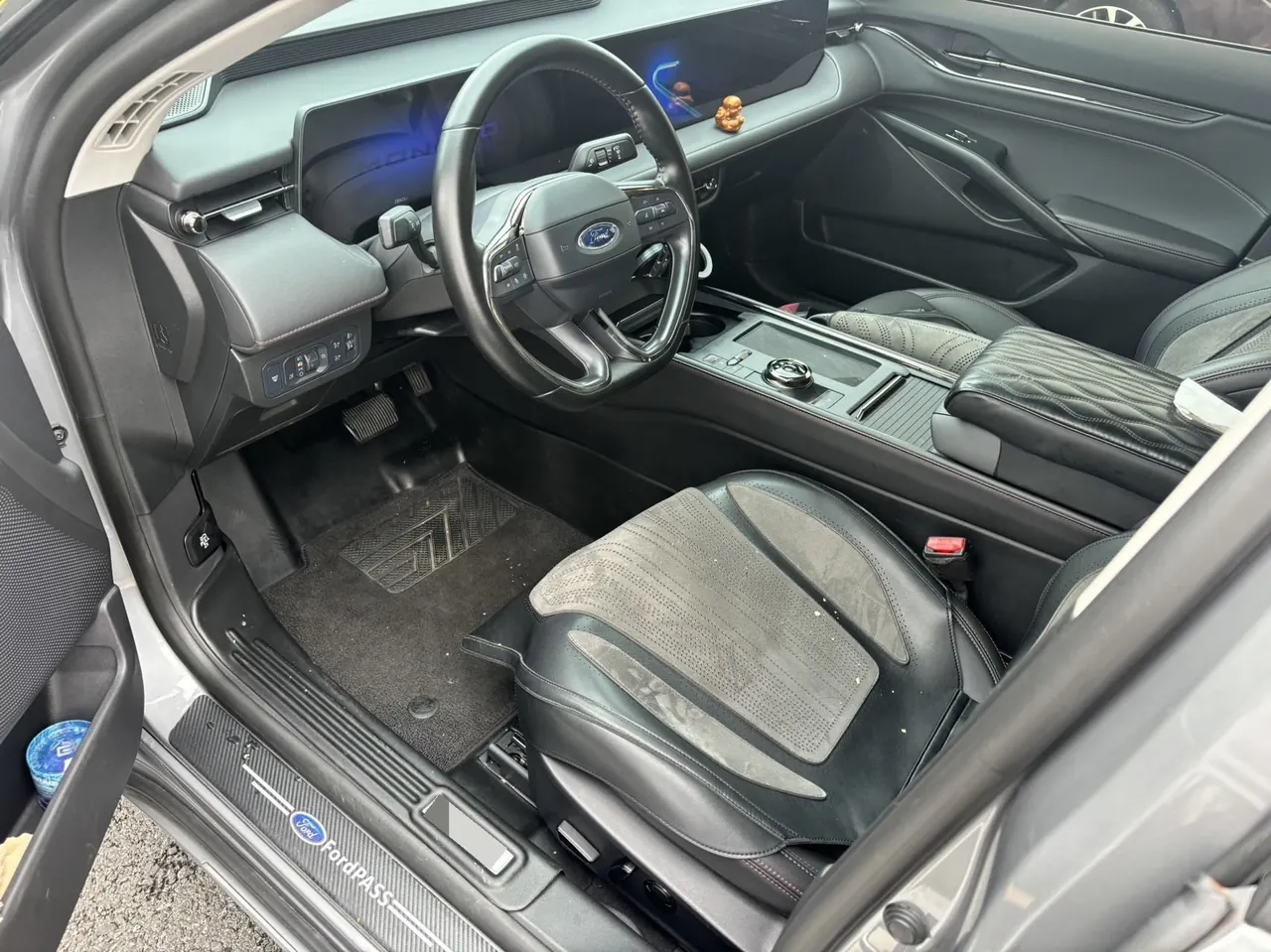 Ford 2023 Mondeo 2.0T EcoBoost 245 luxury automatic gear 3