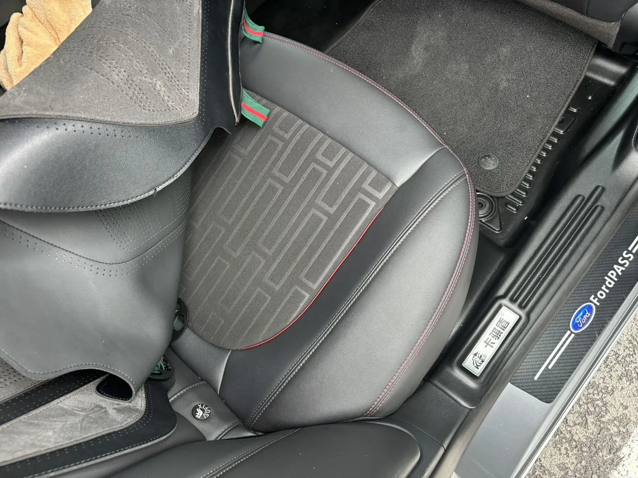 Ford 2023 Mondeo 2.0T EcoBoost 245 luxury automatic gear 6