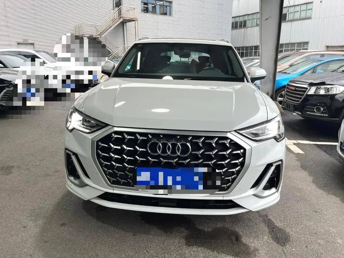 Audi 2024 Q3 2.0TFSI 40TFSI Fashion Dynamic Automatic 6