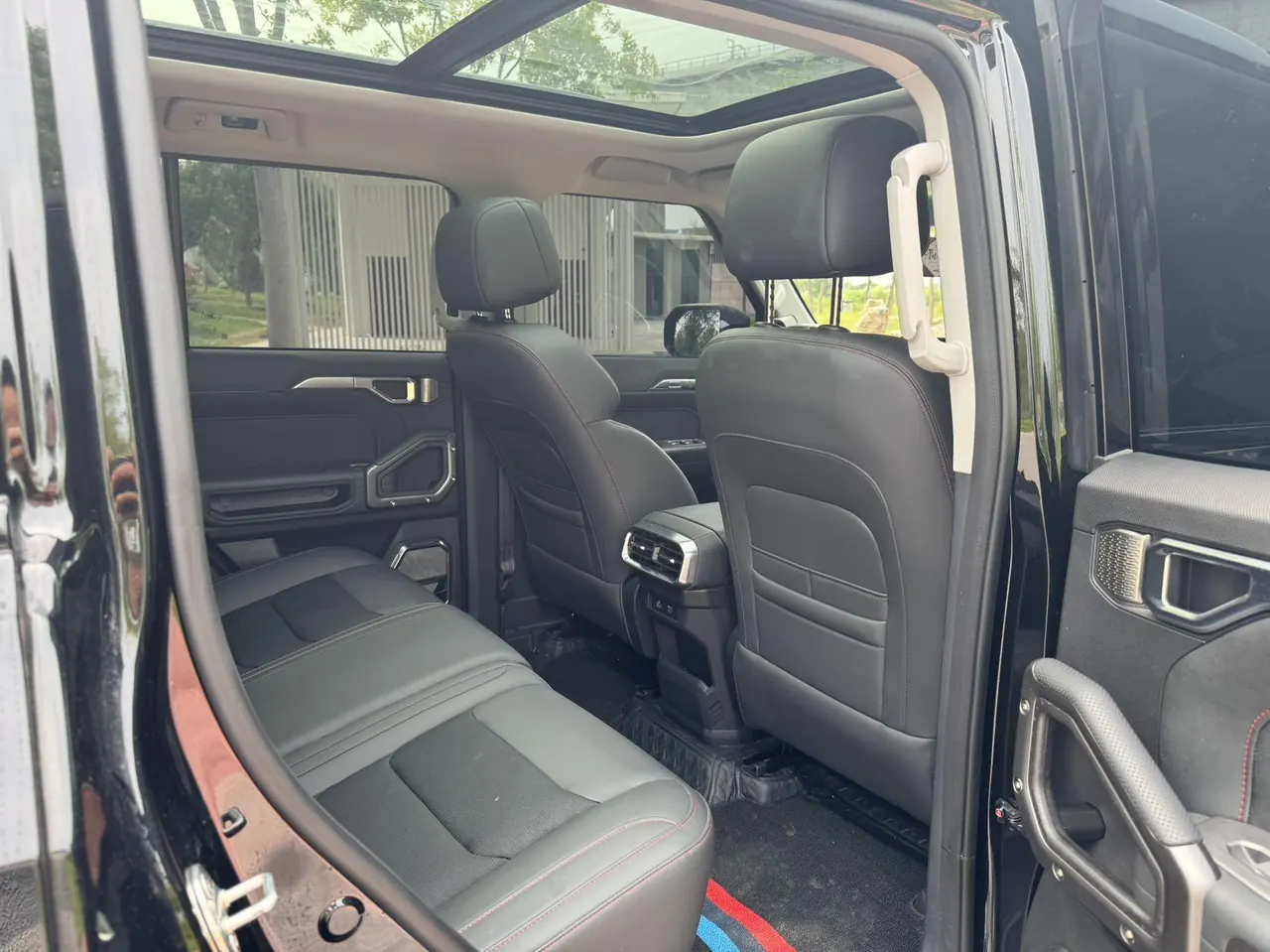 Jetour 2023 Travelers 1.5T Two-Drive Discovery PRO Automatic Gear 12