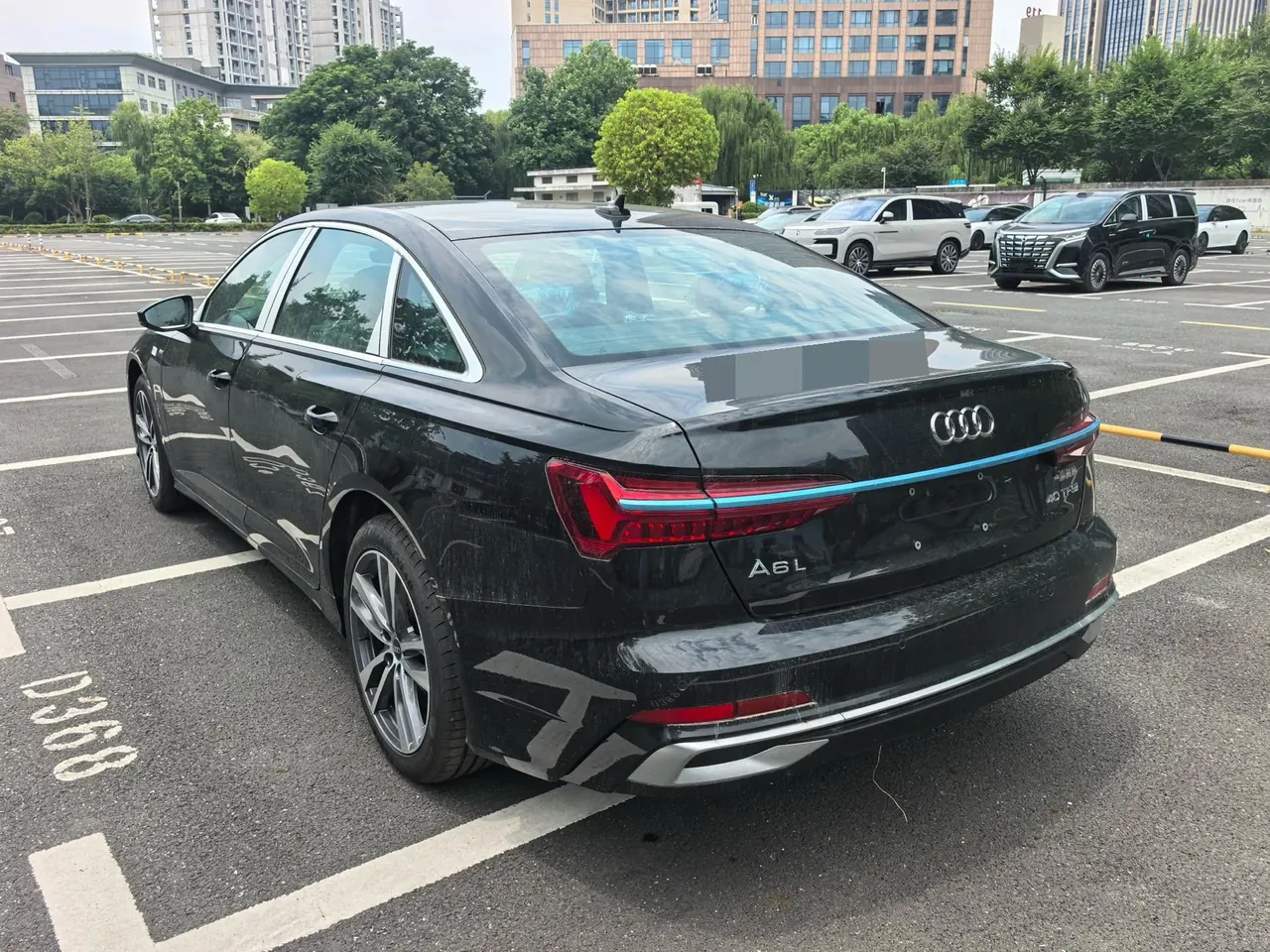 Audi 2025 A6L 2.0TFSI 40TFSI Deluxe Dynamic Automatic 6