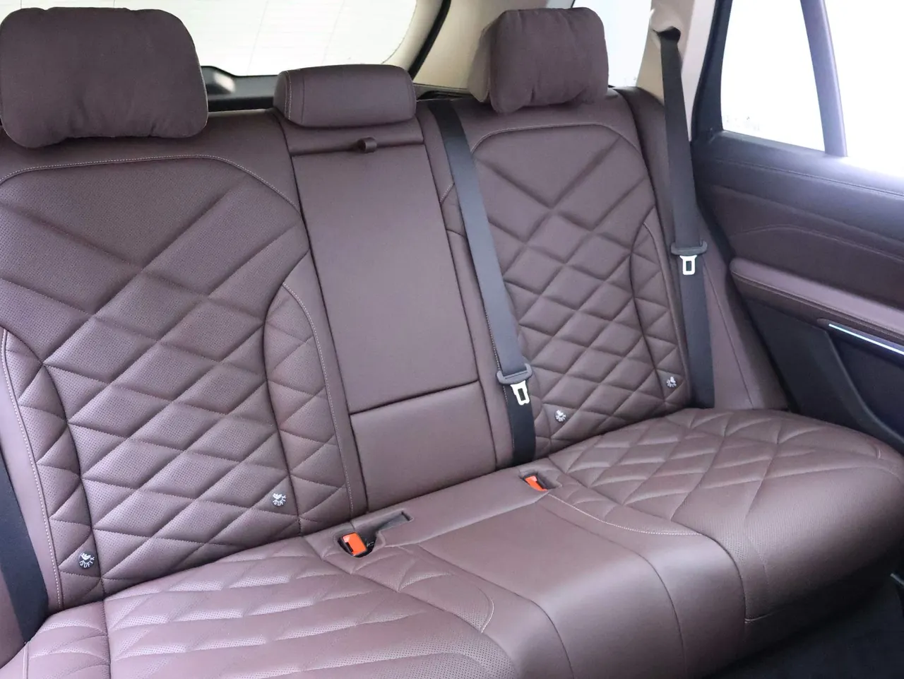 BMW 2023 X5 xDrive30Li 48V 2.0T exclusive m sports obsidian night suit automatic gear 5