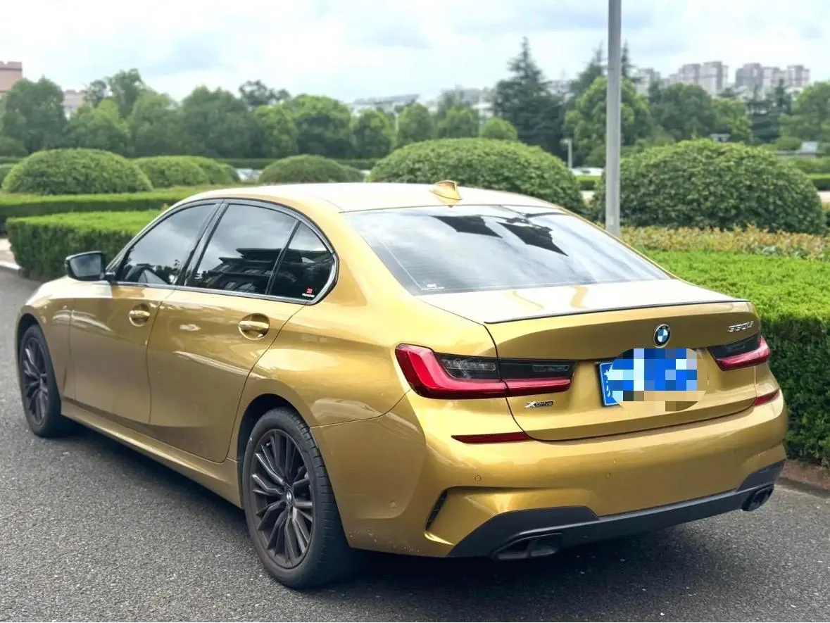 BMW 3 Series 2020 330Li xDrive 2.0T M Sports Obsidian Night Suit Automatic Gear 4