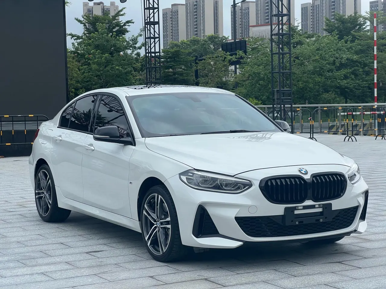 BMW 1 Series 2021 125i 2.0T M Sports Obsidian Night Edition Automatic Gear 3