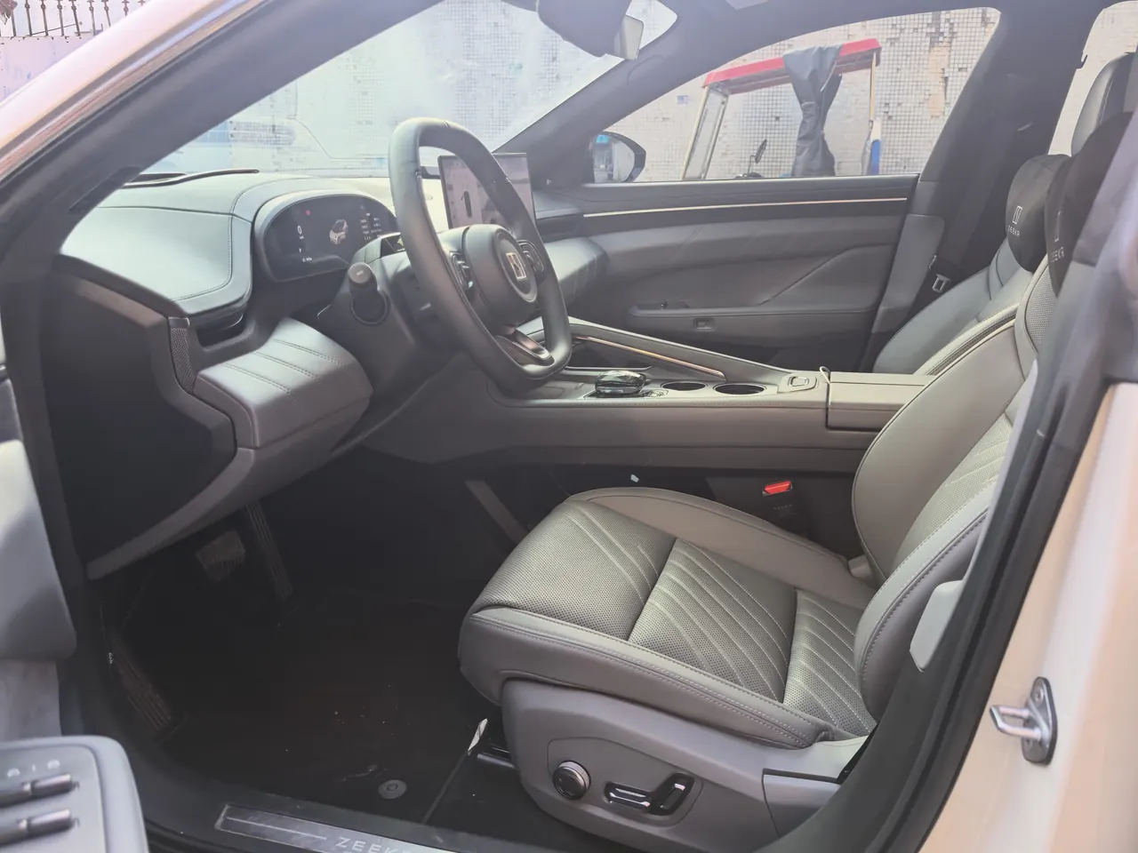 Zeekr 2025 Zeekr 001 WE version 100kWh rear drive automatic gear 7