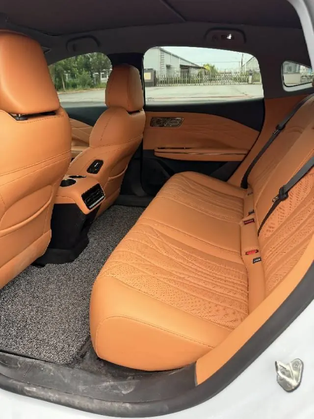 Geely Galaxy 2025 Xingyao 8 EM-i 1.5 130km Premium Edition Automatic Gear 8