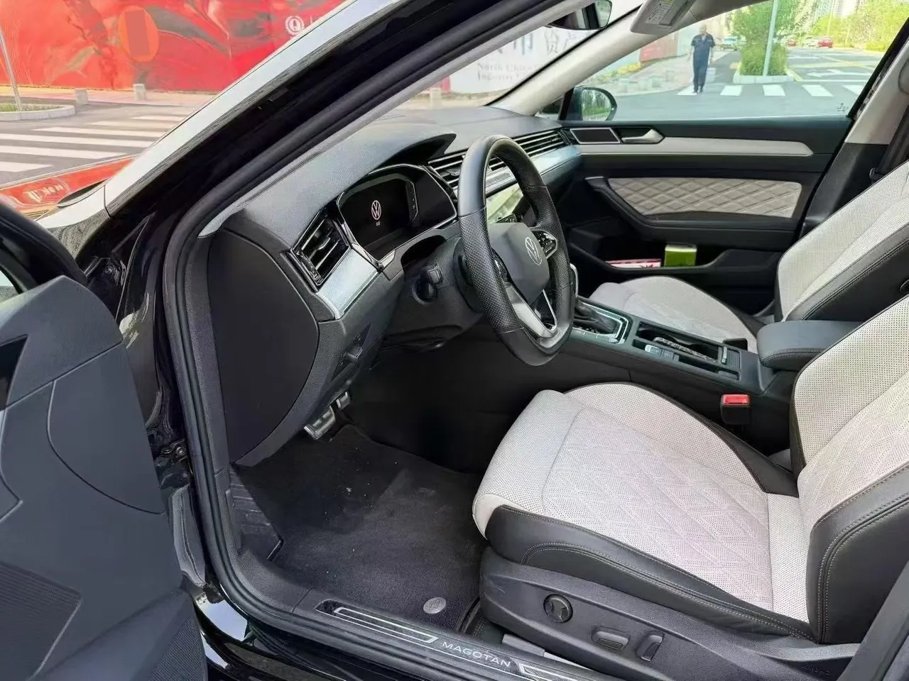 Volkswagen 2023 Magotan 2.0TSI 330TSI 2 million Commemorative Luxury Automatic Gear 4