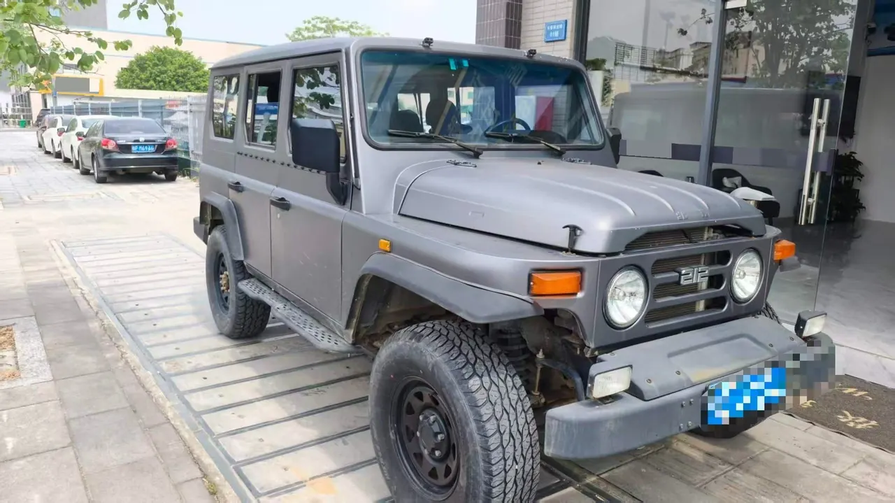 BAIC 2023 Beijing 212 2.4T sniper hard-core manual gear 3